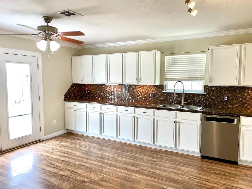 731 Abundance Lane Kyle, TX 78640