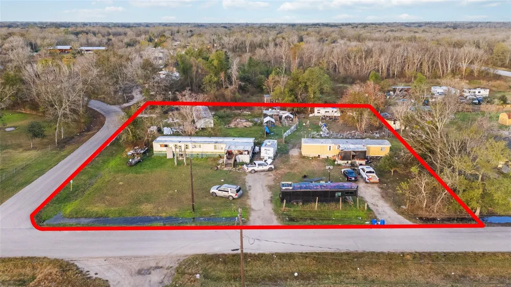 16118 County Road 897 Rosharon, TX 77583