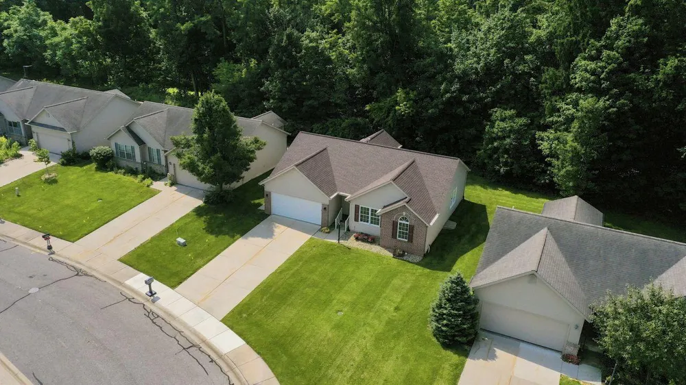 330 Carefree Court Niles, MI 49120