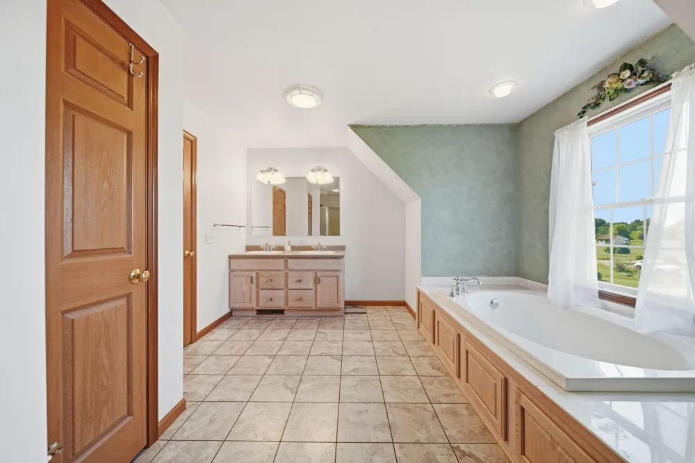 11329 Rosemary Lane Waterloo Township, MI 49259