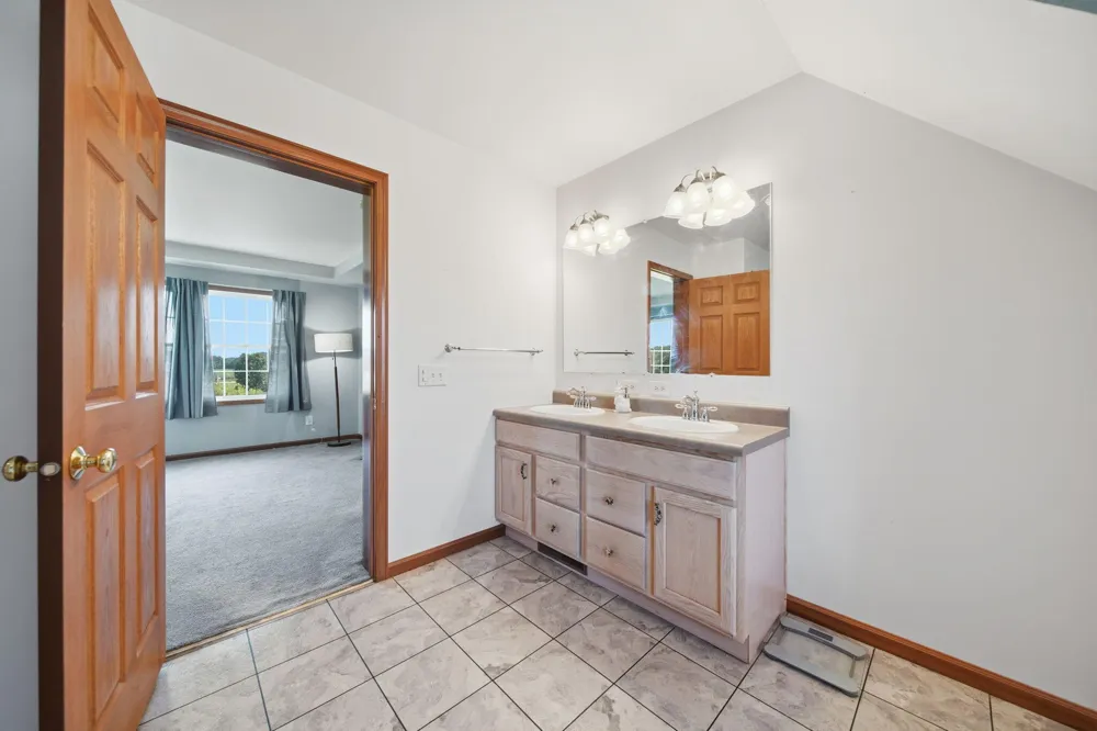 11329 Rosemary Lane Waterloo Township, MI 49259