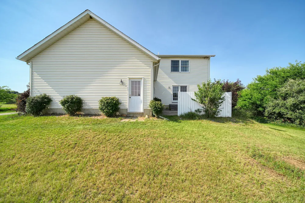 11329 Rosemary Lane Waterloo Township, MI 49259
