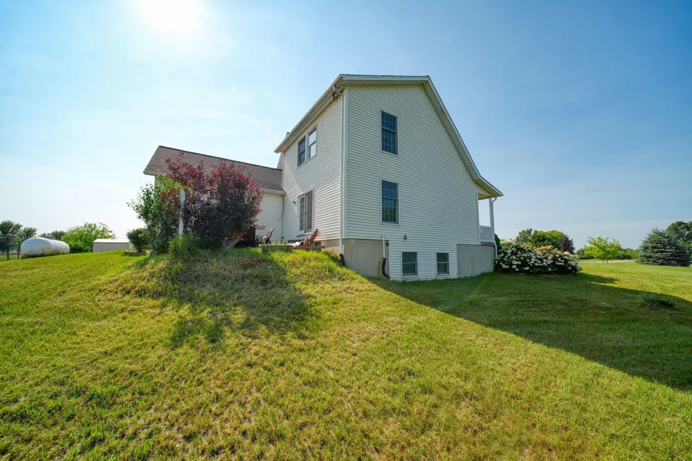 11329 Rosemary Lane Waterloo Township, MI 49259