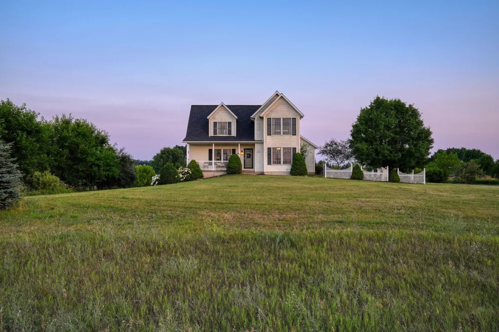 11329 Rosemary Lane Waterloo Township, MI 49259