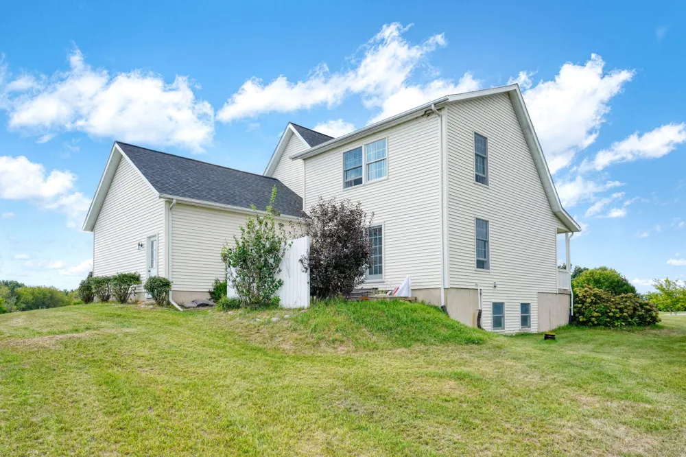 11329 Rosemary Lane Waterloo Township, MI 49259