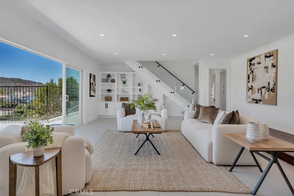 30 Stagecoach Road Bell Canyon, CA 91307