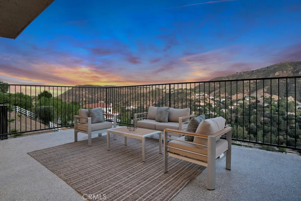 30 Stagecoach Road Bell Canyon, CA 91307