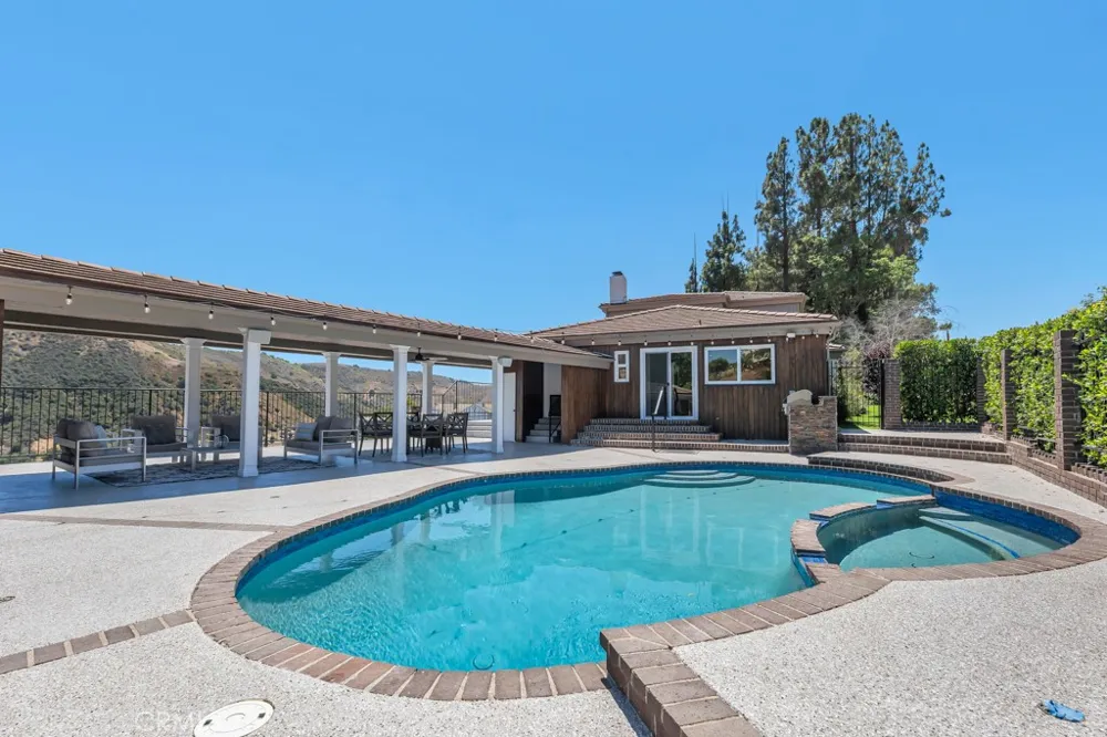 30 Stagecoach Road Bell Canyon, CA 91307