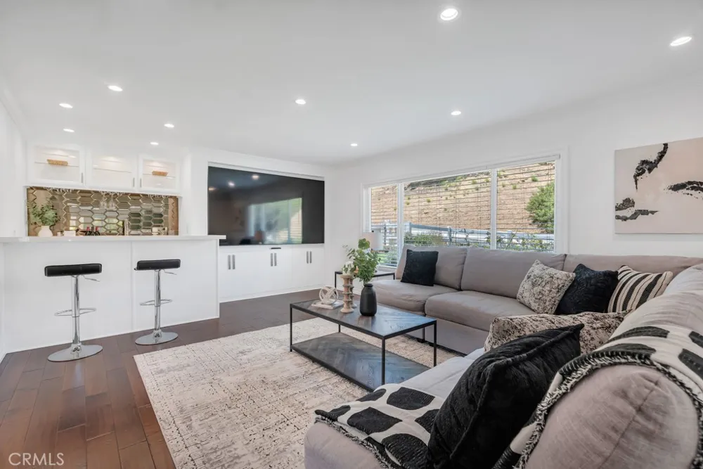 30 Stagecoach Road Bell Canyon, CA 91307