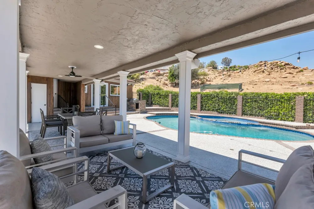 30 Stagecoach Road Bell Canyon, CA 91307