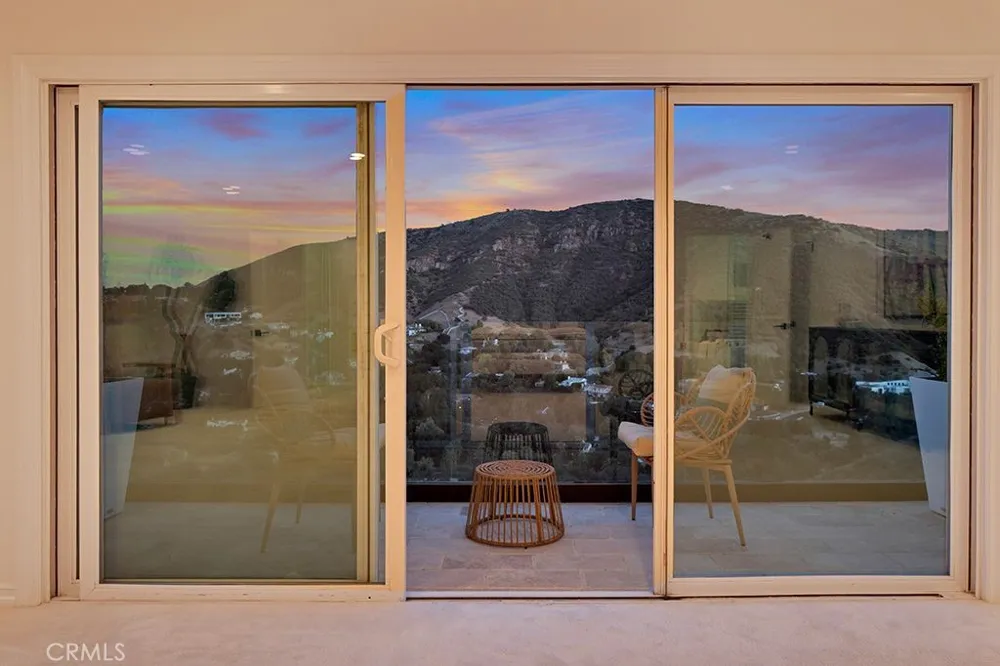 30 Stagecoach Road Bell Canyon, CA 91307