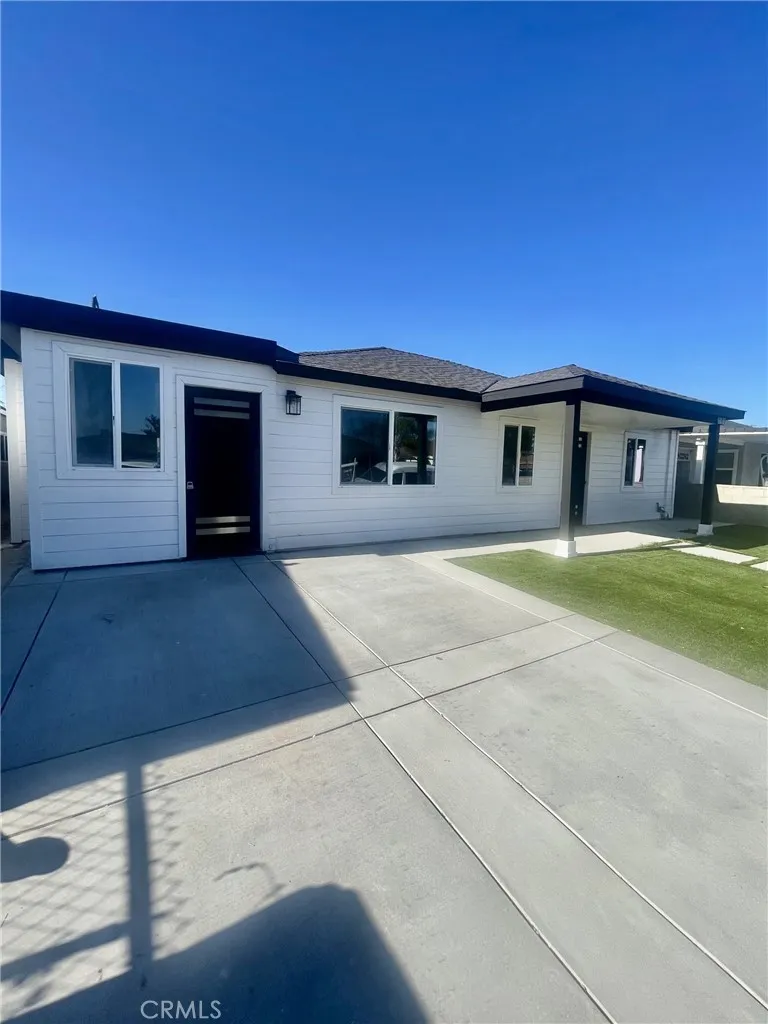 361 E 224th Carson, CA 90745