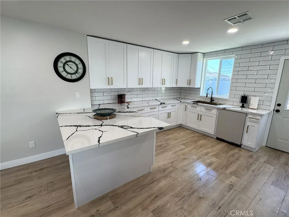 361 E 224th Carson, CA 90745