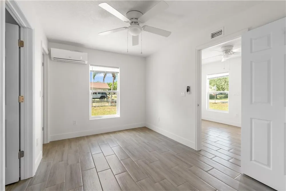 4576 30TH AVENUE Vero Beach, FL 32967