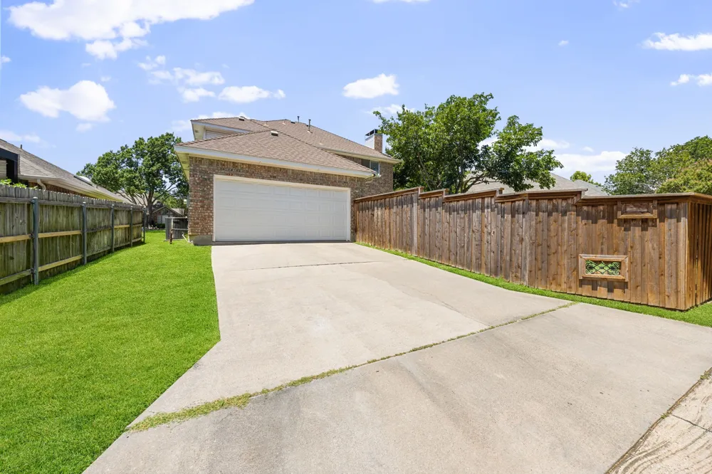 4216 Mulberry Drive Carrollton, TX 75010