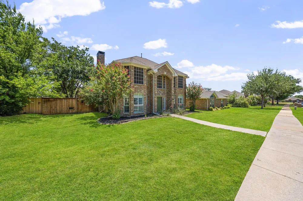 4216 Mulberry Drive Carrollton, TX 75010