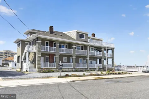 401 BAYFRONT BAY