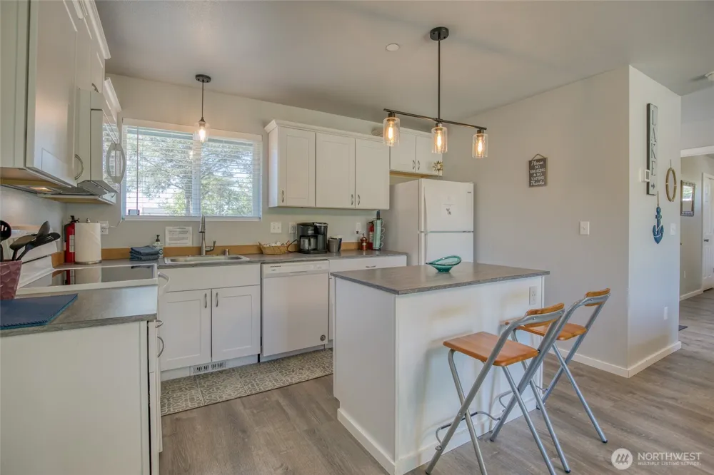 998 Point Brown Avenue SE Ocean Shores, WA 98569