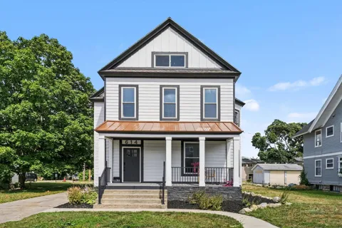 614 Fairview Avenue NE