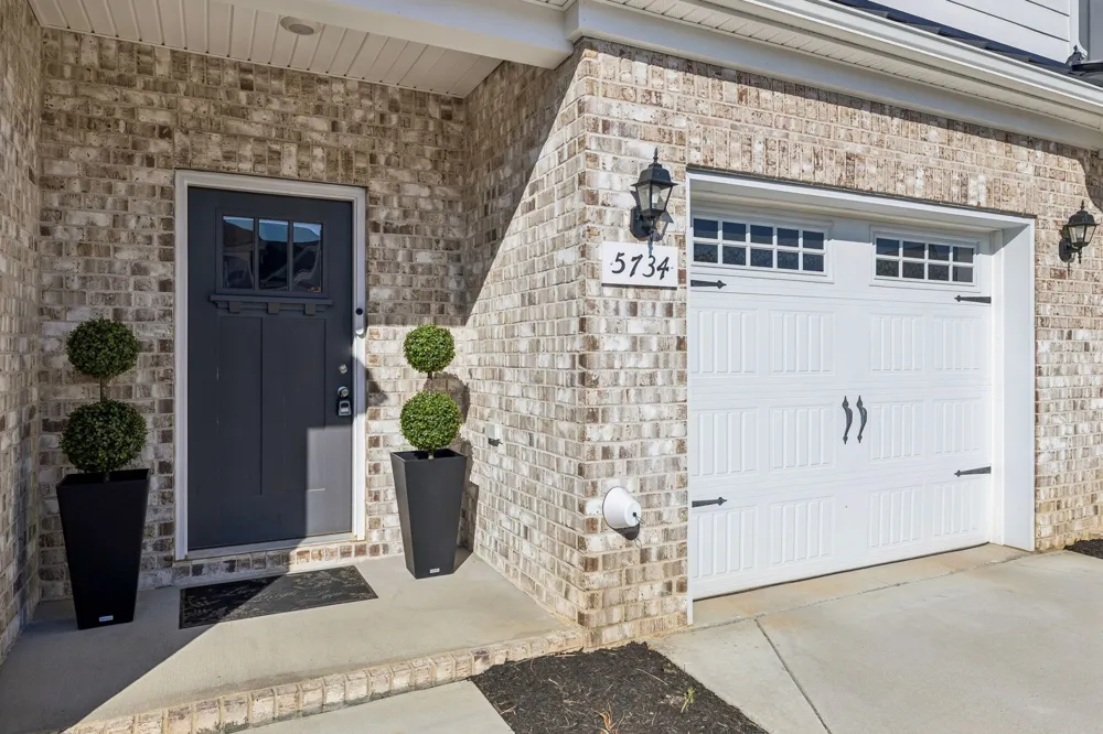 5734 Cloverwood Dr Rockvale, TN 37153