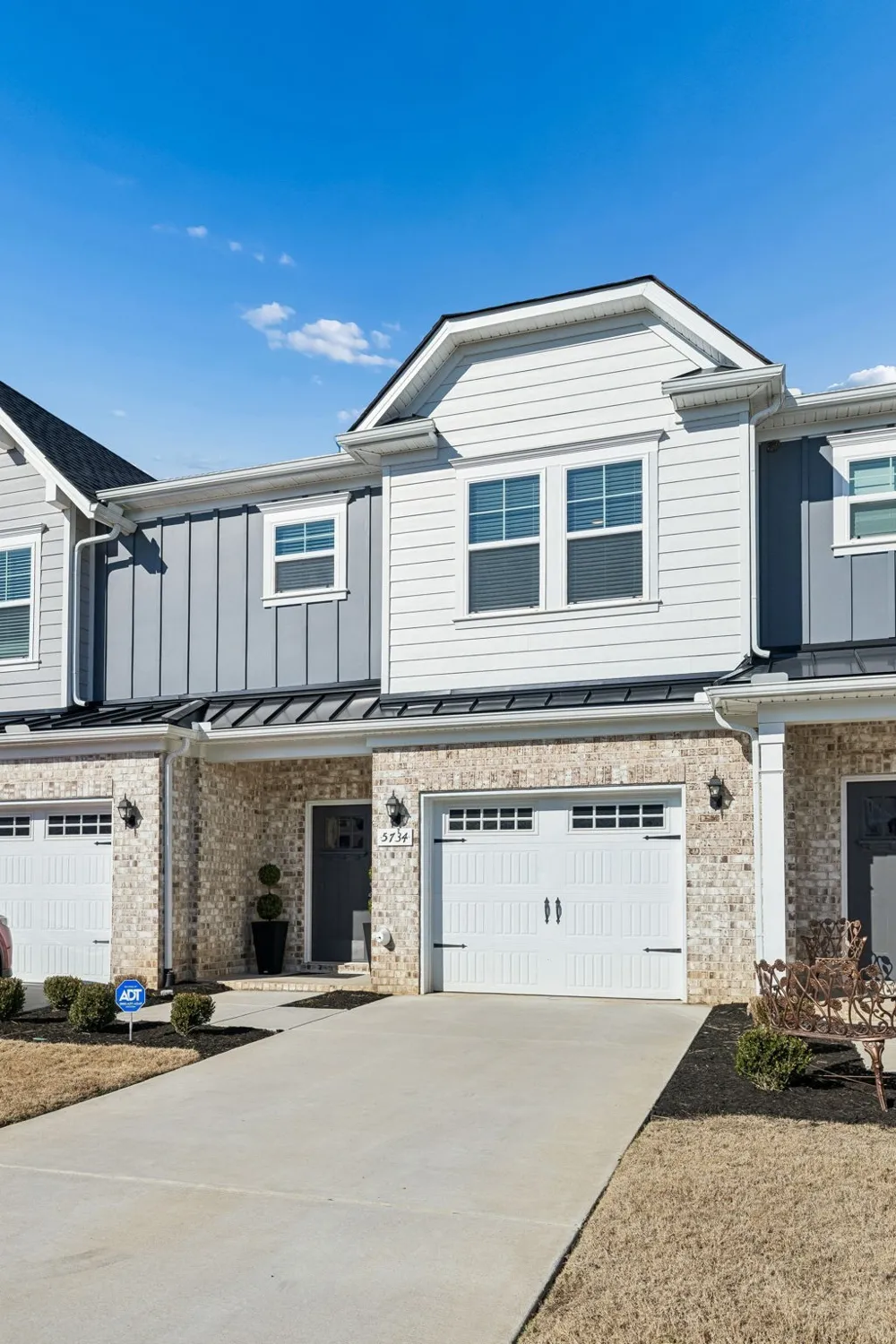 5734 Cloverwood Dr Rockvale, TN 37153