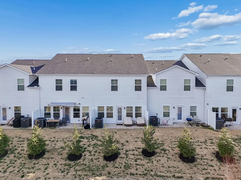 5734 Cloverwood Dr Rockvale, TN 37153