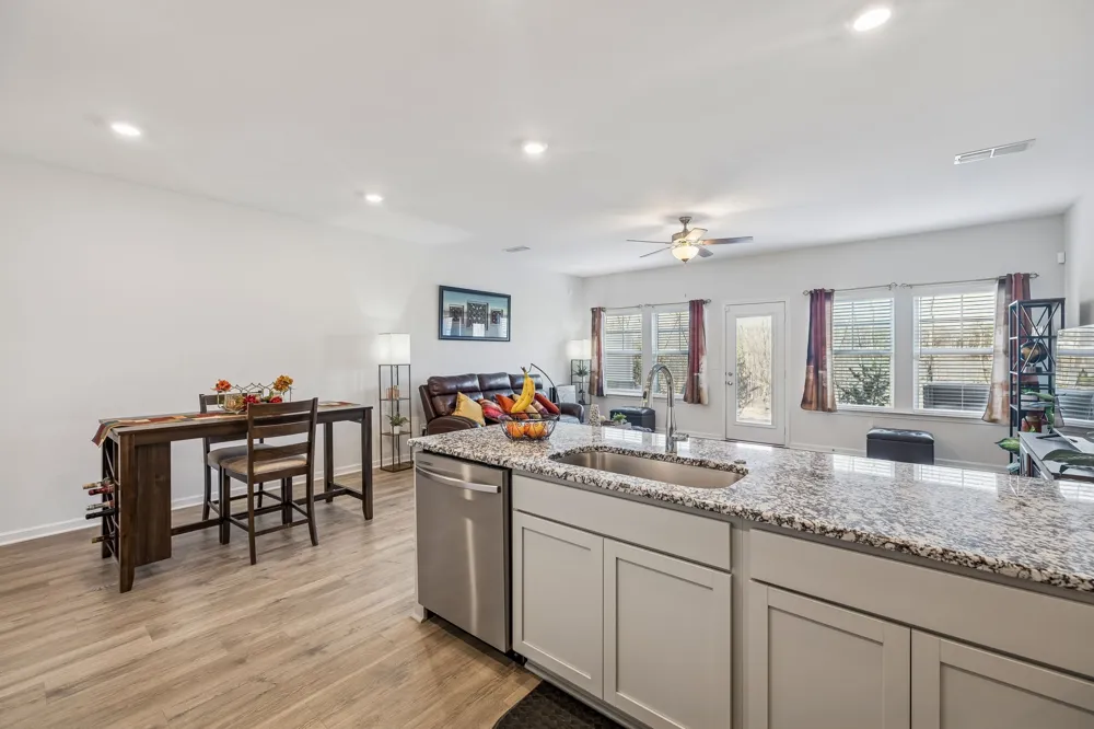 5734 Cloverwood Dr Rockvale, TN 37153