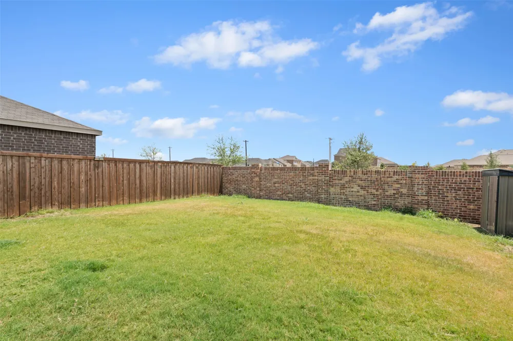 7016 Calshot Road Pilot Point, TX 76258