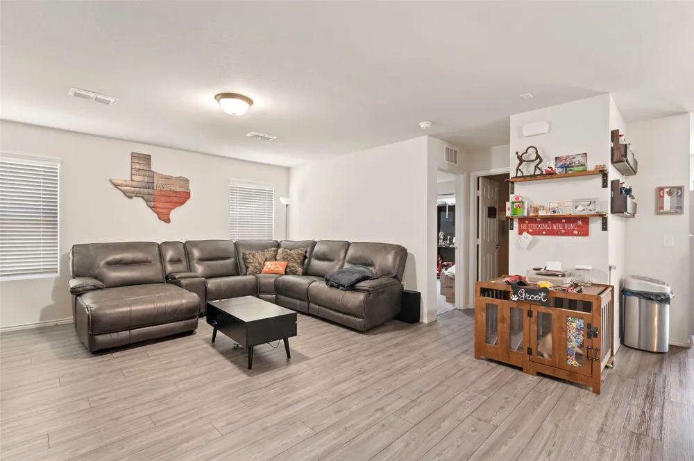 7016 Calshot Road Pilot Point, TX 76258