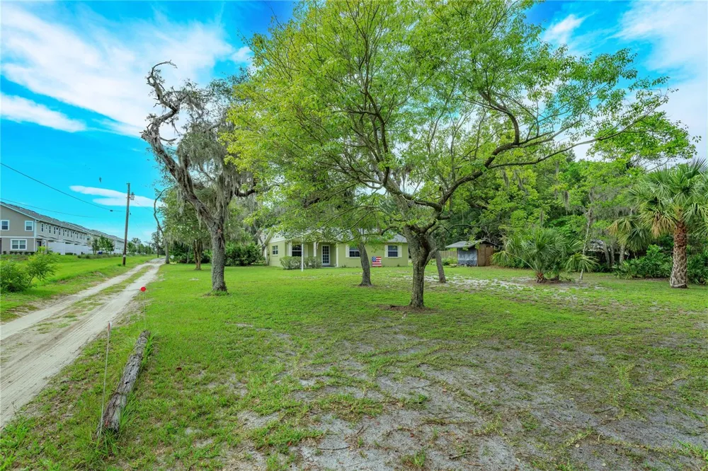 1909 LAKEWOOD AVENUE Ocoee, FL 34761