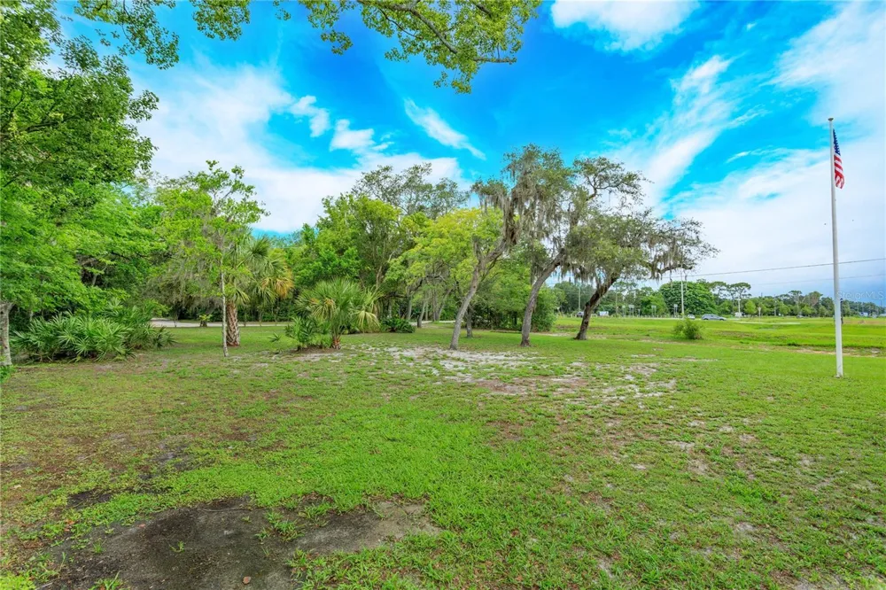 1909 LAKEWOOD AVENUE Ocoee, FL 34761