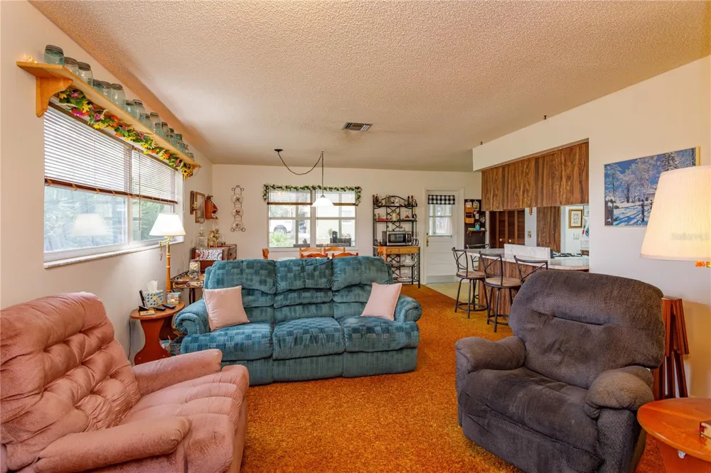 1909 LAKEWOOD AVENUE Ocoee, FL 34761