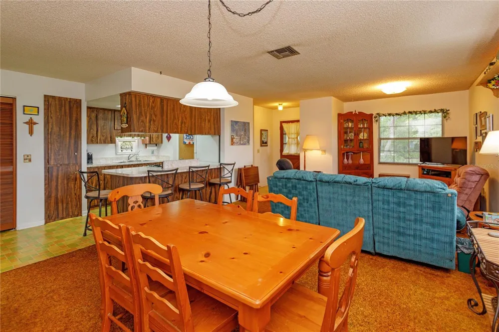 1909 LAKEWOOD AVENUE Ocoee, FL 34761