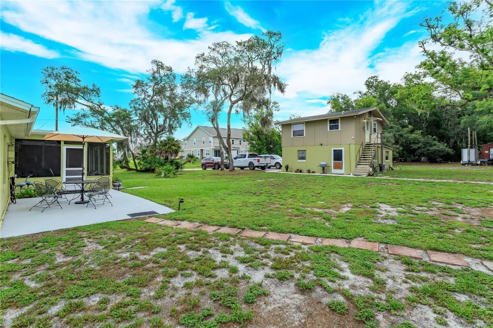 1909 LAKEWOOD AVENUE Ocoee, FL 34761