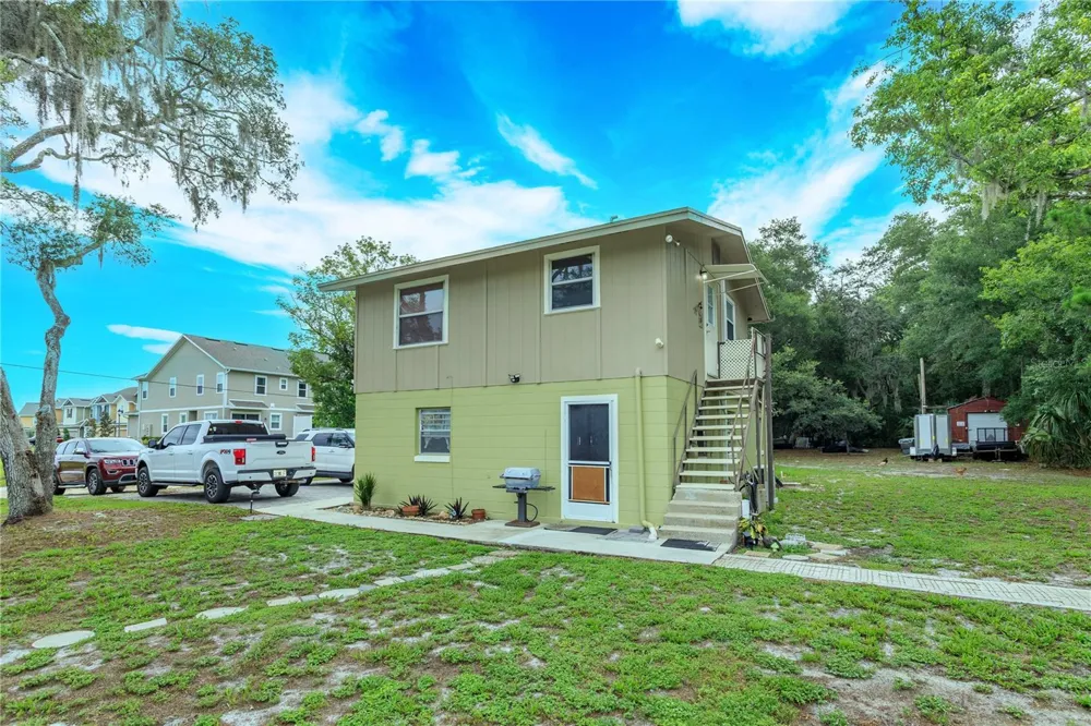 1909 LAKEWOOD AVENUE Ocoee, FL 34761