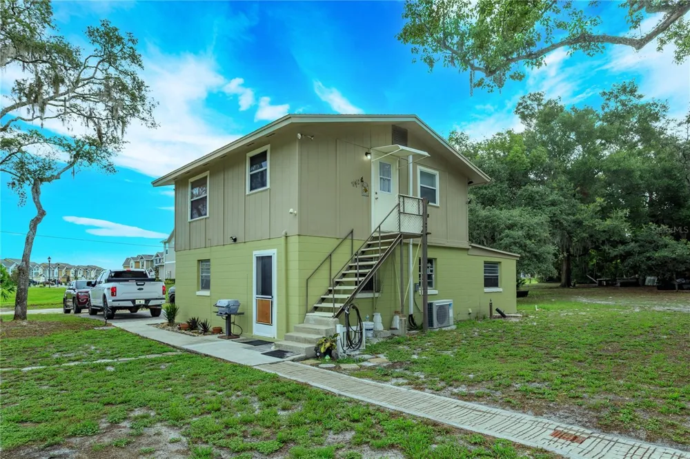 1909 LAKEWOOD AVENUE Ocoee, FL 34761