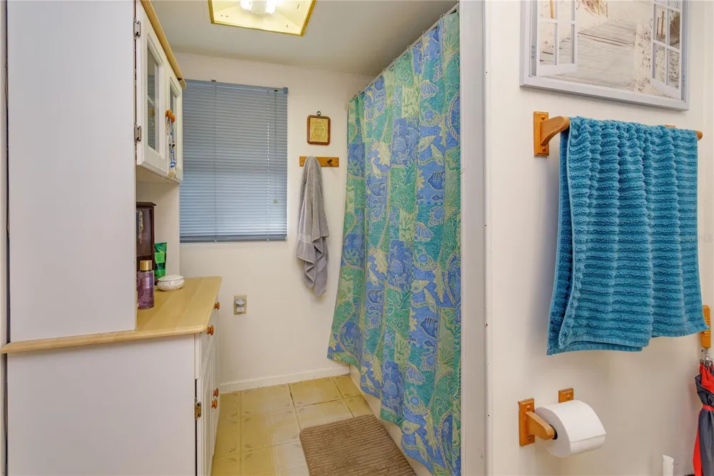 1909 LAKEWOOD AVENUE Ocoee, FL 34761