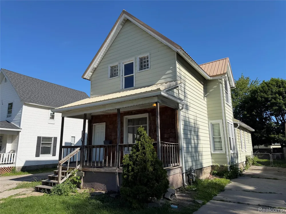 909 Pine Street Port Huron City, MI 48060