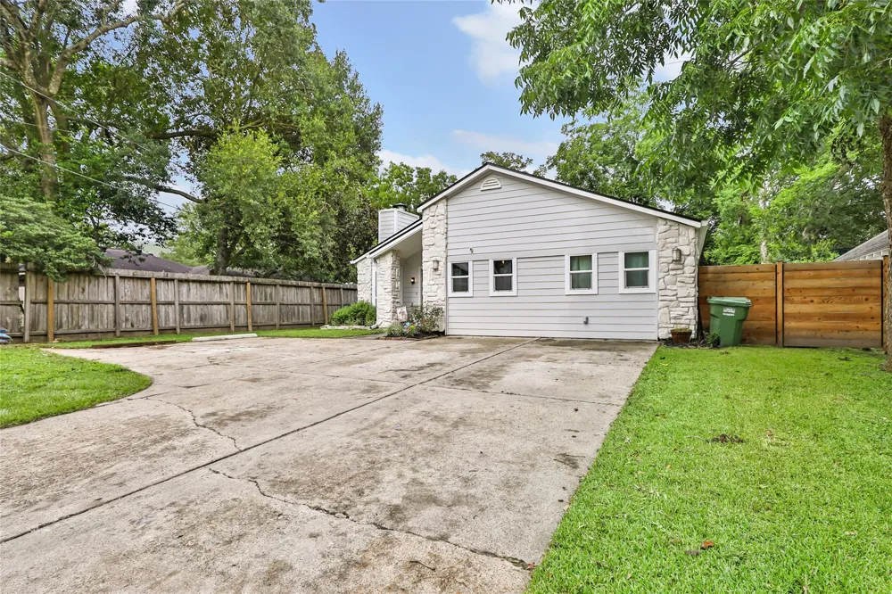 610 Maryland Street Liberty, TX 77575