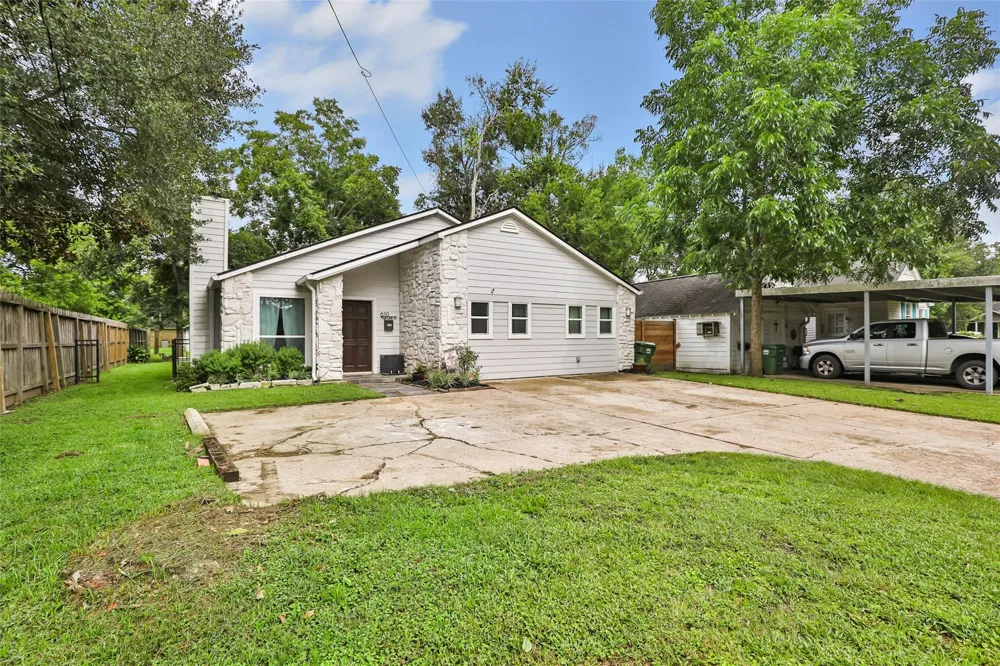 610 Maryland Street Liberty, TX 77575