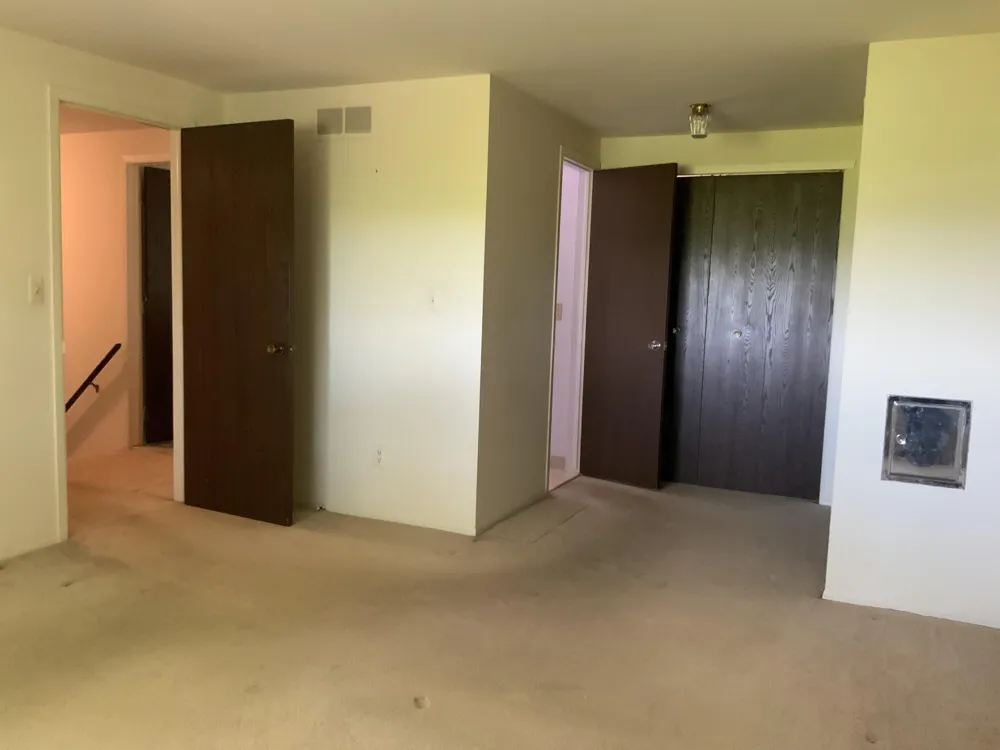 359 Old Creek Drive Saline City, MI 48176