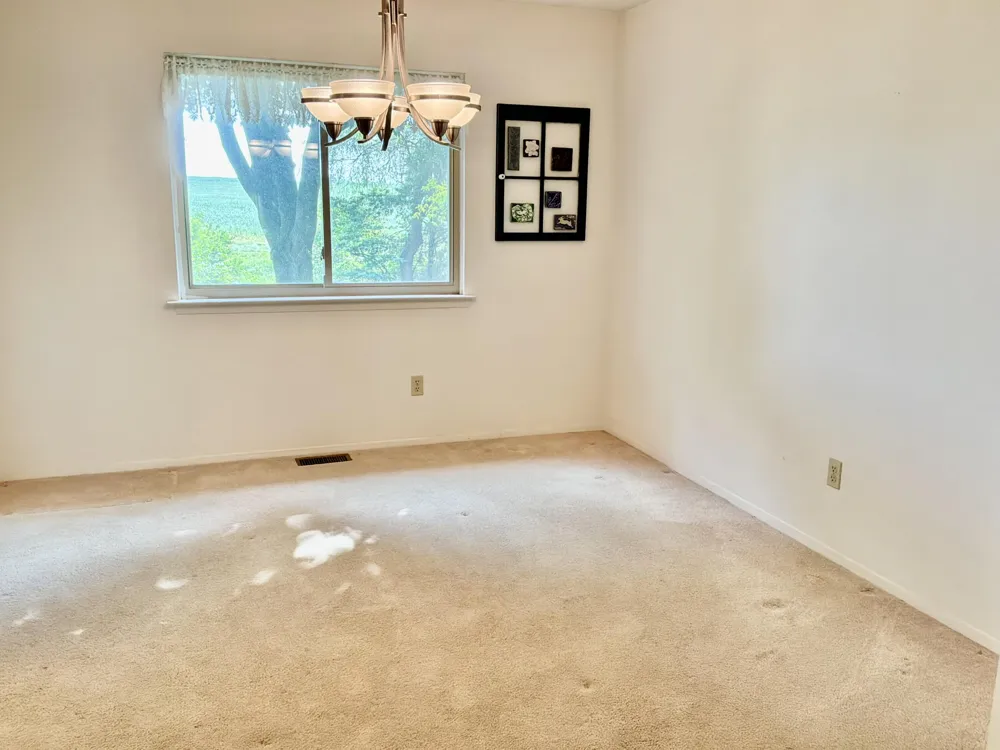 359 Old Creek Drive Saline City, MI 48176