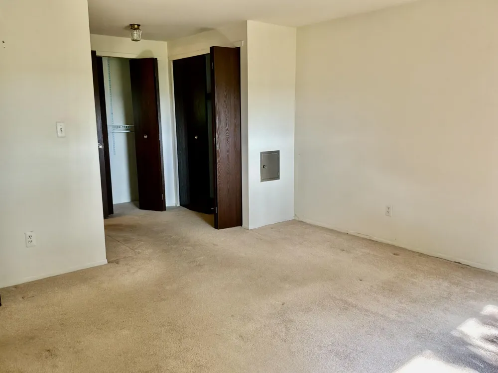 359 Old Creek Drive Saline City, MI 48176