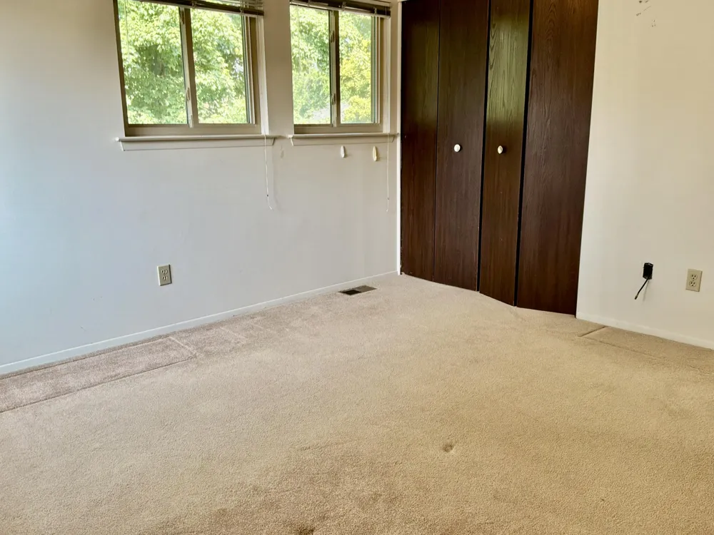 359 Old Creek Drive Saline City, MI 48176