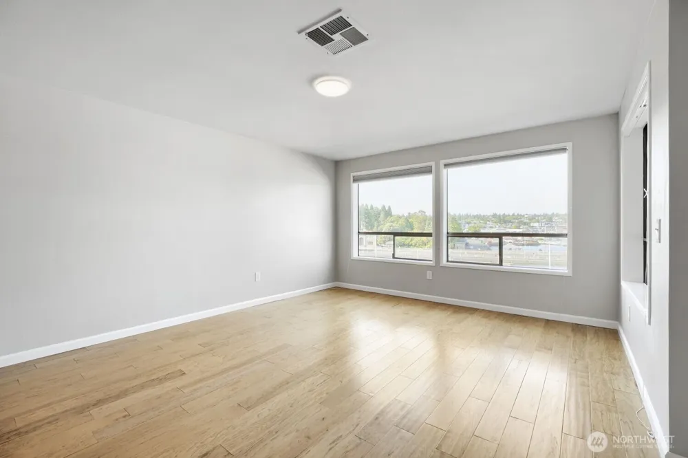 3100 W Commodore Way #305 Seattle, WA 98199