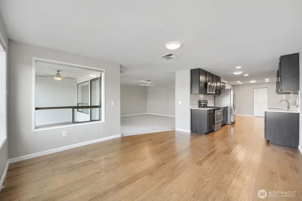 3100 W Commodore Way #305 Seattle, WA 98199
