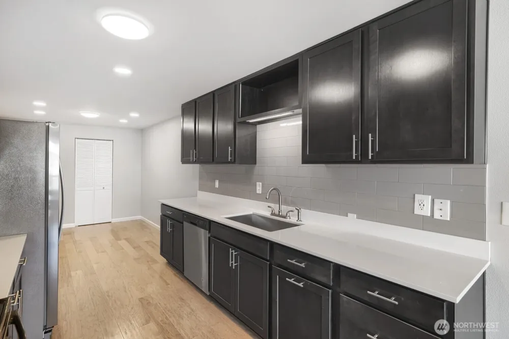 3100 W Commodore Way #305 Seattle, WA 98199