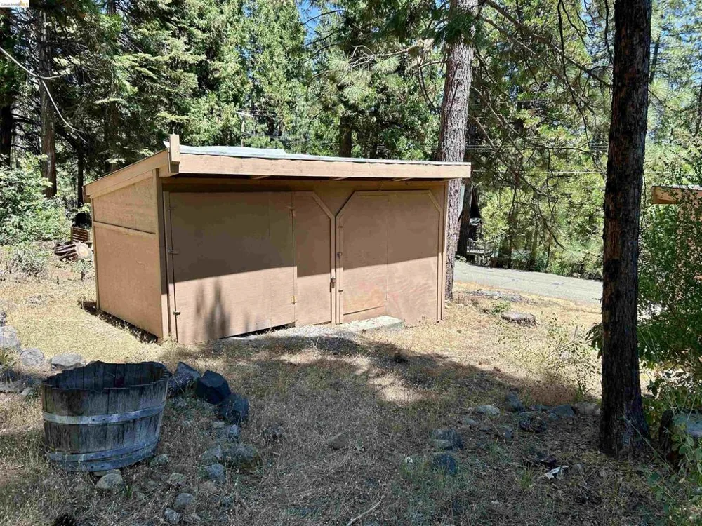 2985 Valley View Dr Arnold, CA 95223