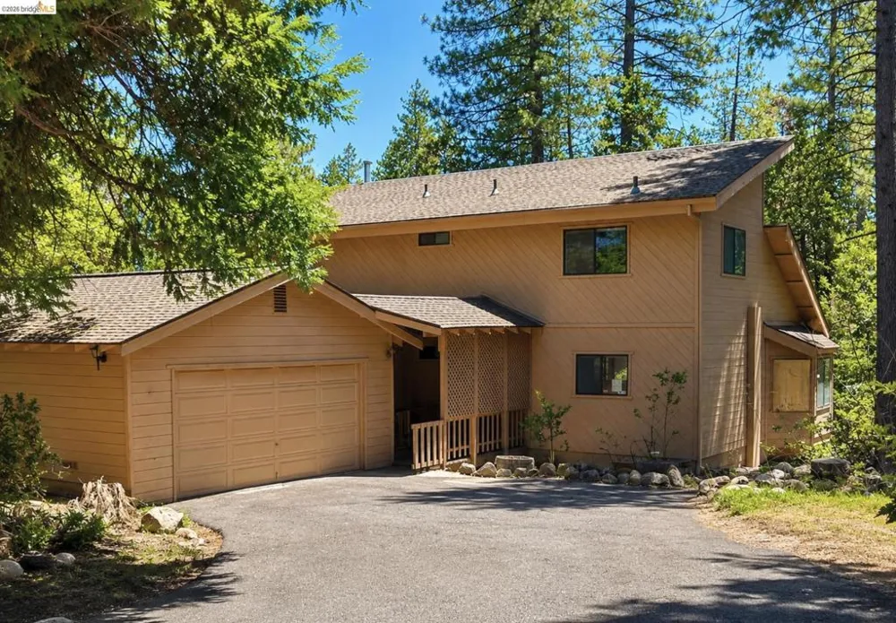 2985 Valley View Dr Arnold, CA 95223