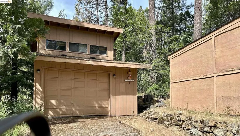 2985 Valley View Dr Arnold, CA 95223